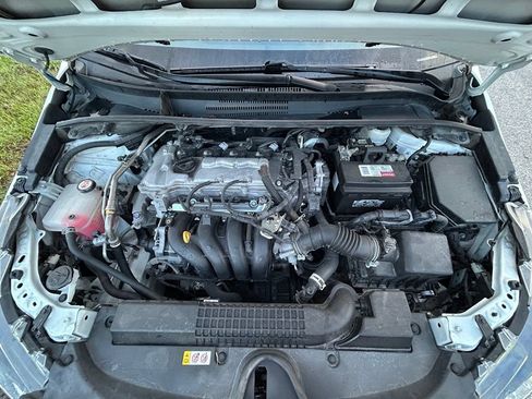 Used 2021 Toyota Corolla LE FWD image 12
