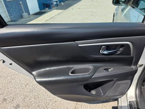 Used 2017 Nissan Altima 2.5 SV FWD image 18