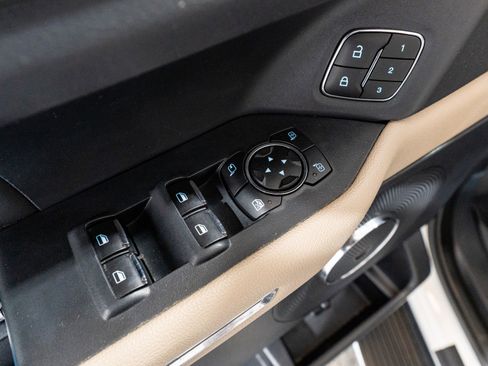 Used 2022 Ford Expedition Max XLT image 15