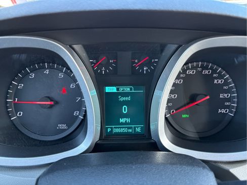 Used 2015 Chevrolet Equinox LS image 24