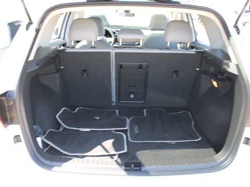 Certified 2023 Volkswagen Taos SE w/ Panoramic Sunroof Package AWD/4WD image 9