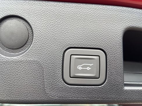 New 2026 Chevrolet Equinox LT w/ Convenience Package II image 8