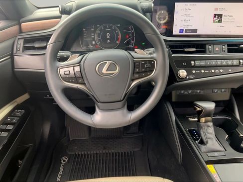 Used 2025 Lexus ES 350 w/ Premium Package FWD image 6