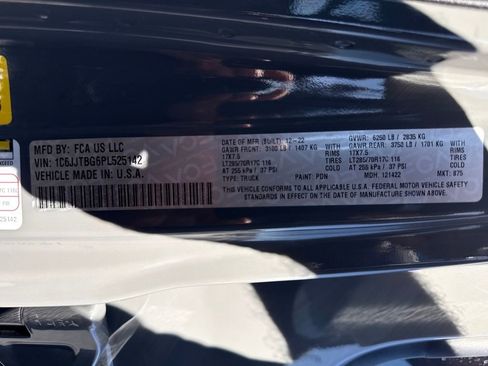 Used 2023 Jeep Gladiator Rubicon w/ Cold Weather Group image 28