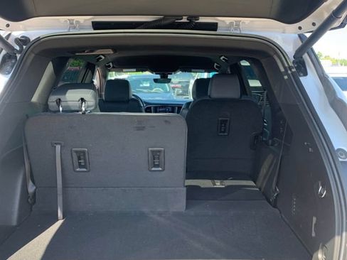 Used 2024 Buick Enclave Essence w/ Sport Touring Edition FWD image 8