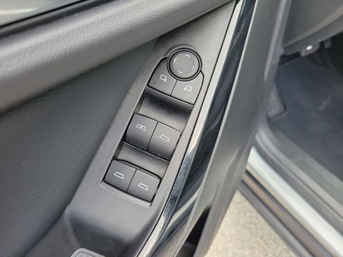 Used 2025 Chevrolet Equinox LT image 12