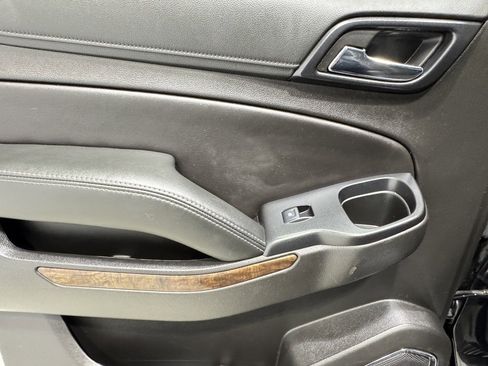 Used 2019 Chevrolet Suburban LT w/ LT Signature Package image 21