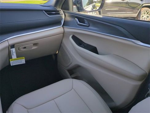 New 2025 Jeep Grand Cherokee Limited w/ Trailer Tow Package image 17