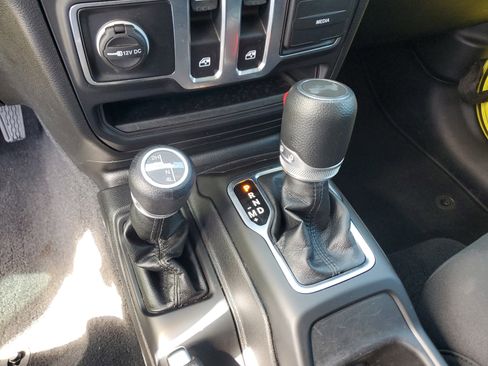 Used 2023 Jeep Wrangler Sport image 24