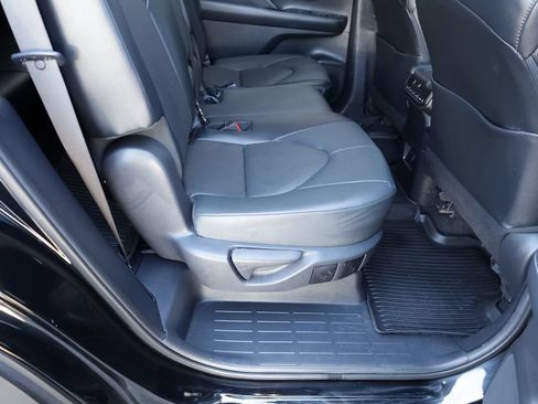 Certified 2024 Toyota Grand Highlander FWD image 28