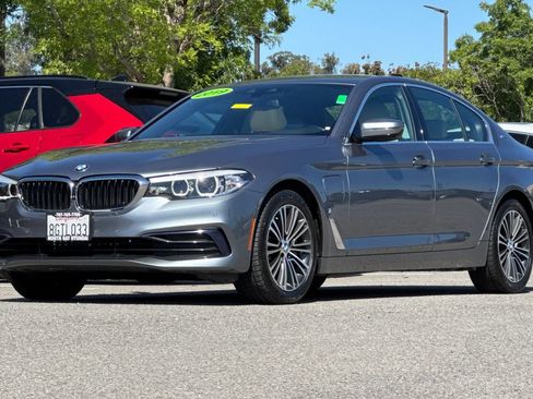 Used 2019 BMW 530e w/ Premium Package RWD image 8