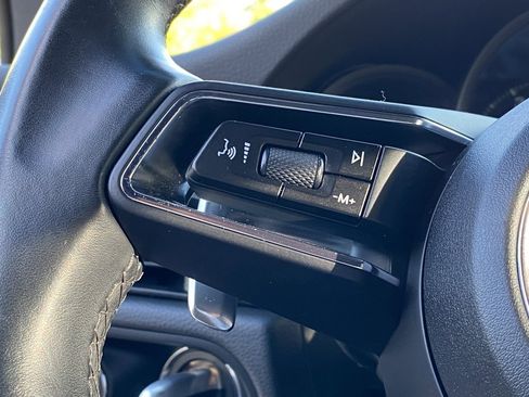 Used 2022 Porsche Macan image 19