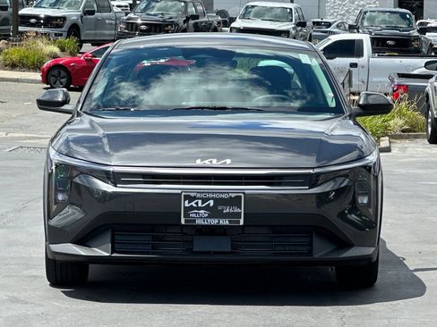 New 2026 Kia K4 FWD image 9