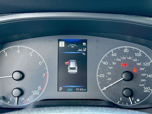 Used 2024 Toyota Corolla Cross L image 10