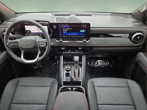 Used 2025 Chevrolet Colorado Z71 w/ Technology Package image 16