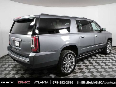 Used 2020 GMC Yukon XL Denali w/ Denali Premium Package RWD image 3