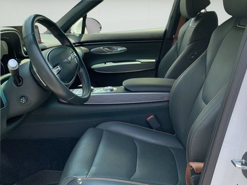 Certified 2023 Genesis GV70 2.5T w/ Advanced Package AWD/4WD image 14