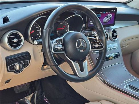 Used 2021 Mercedes-Benz GLC 300 4MATIC image 9
