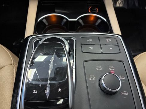 Used 2017 Mercedes-Benz GLS 450 4MATIC image 27