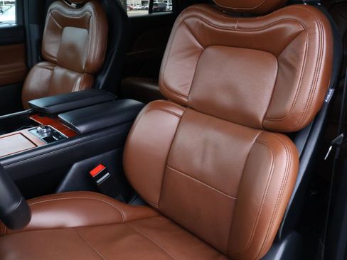 Used 2024 Lincoln Navigator L Reserve image 16