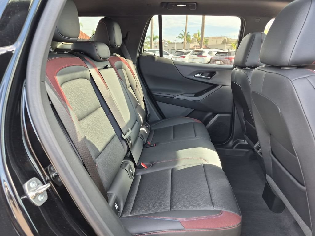 Used 2025 Chevrolet Equinox RS w/ Safety and Technology Package FWD image 28