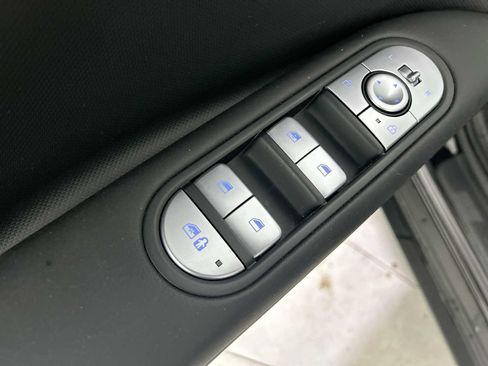 Used 2024 Hyundai Ioniq 5 SE image 15