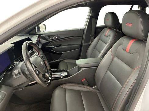 Certified 2024 Chevrolet Trax RS w/ Sunroof Package FWD image 12