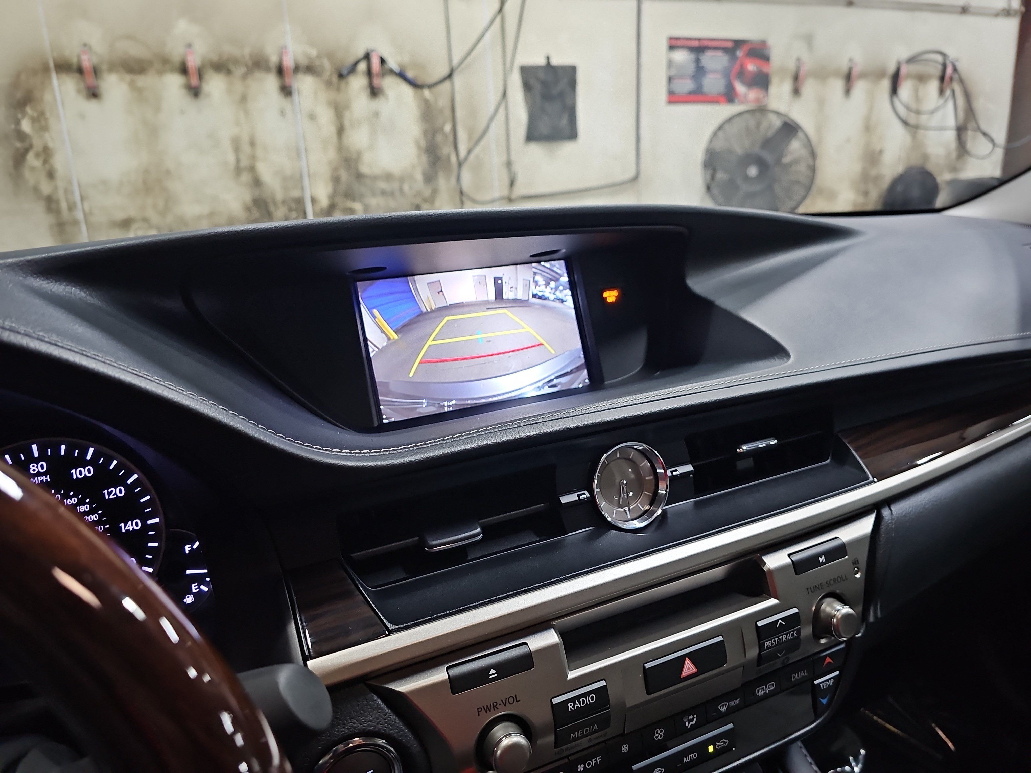 Used 2018 Lexus ES 350 w/ Luxury Package w/Wood Trim FWD image 24