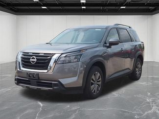 Used 2025 Nissan Pathfinder SV AWD/4WD video 1