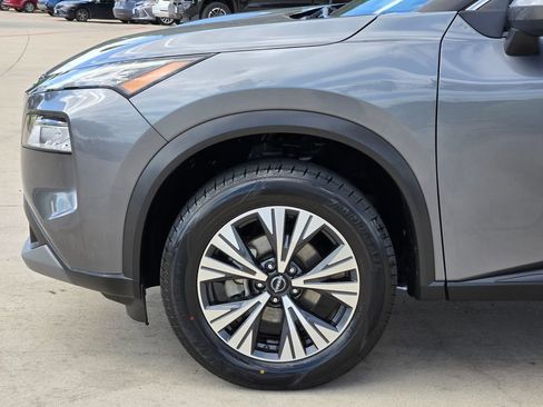Used 2023 Nissan Rogue SV FWD image 6