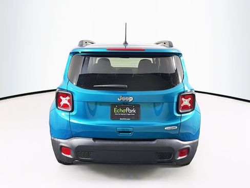 Used 2020 Jeep Renegade Latitude FWD image 7