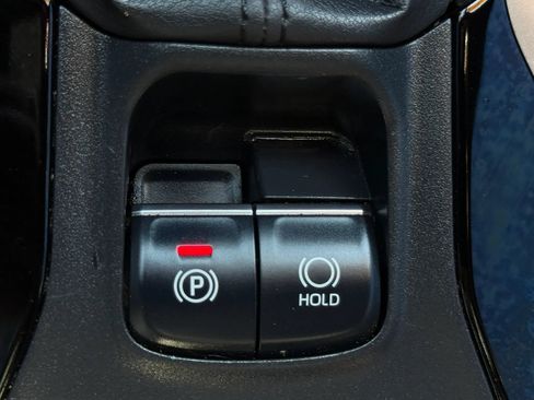 Used 2019 Toyota Corolla SE w/ Carpet Mat Package FWD image 24