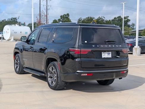 Used 2024 Jeep Wagoneer Series III AWD/4WD image 4