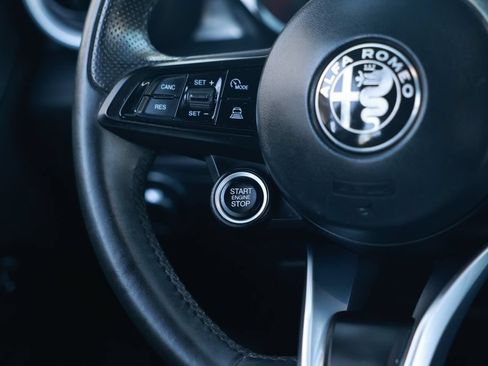 Used 2024 Alfa Romeo Tonale Ti w/ Premium Interior Package AWD/4WD image 32