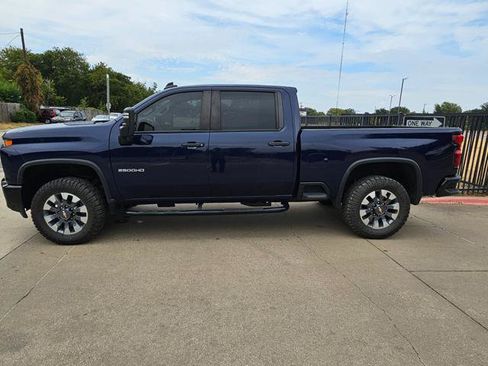 Used 2022 Chevrolet Silverado 2500 Custom w/ Custom Value Package AWD/4WD image 2