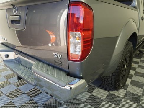 Used 2019 Nissan Frontier SV image 13