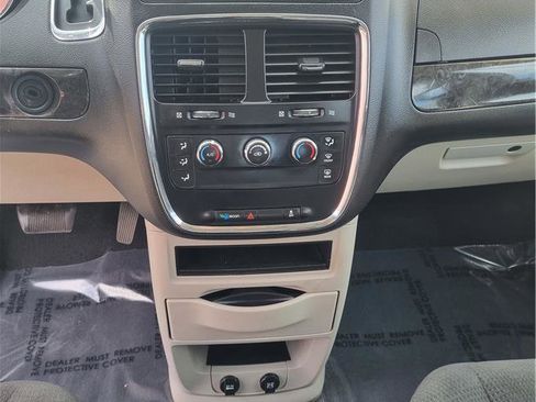 Used 2016 Dodge Grand Caravan American Value Package w/ UConnect Hands-Free Group FWD image 17