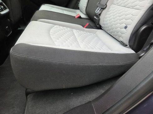 Used 2018 Chevrolet Equinox LS FWD image 32