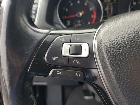 Used 2017 Volkswagen Passat 1.8T R-Line image 19