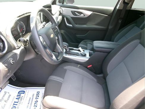 Used 2025 Chevrolet Blazer LT FWD image 13
