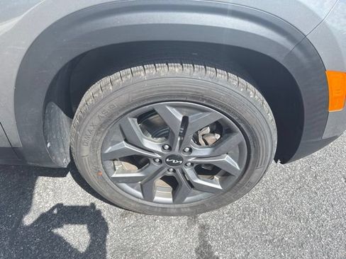 Certified 2024 Kia Seltos S AWD/4WD image 11