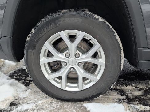 Used 2023 Jeep Grand Cherokee L Limited image 9