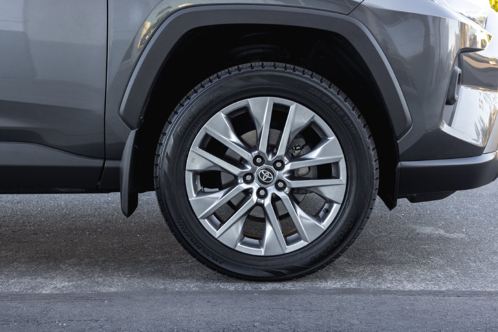 Certified 2023 Toyota RAV4 XLE Premium FWD image 4