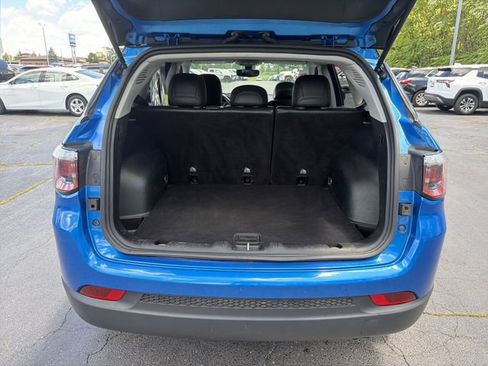 Used 2018 Jeep Compass Latitude FWD image 15