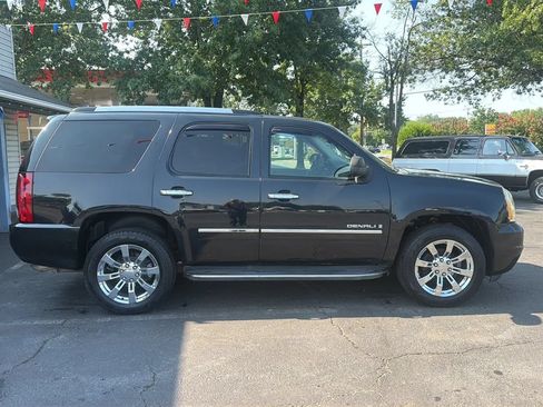 Used 2009 GMC Yukon Denali AWD/4WD image 7