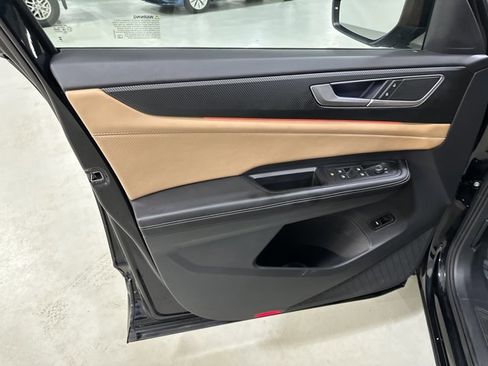 Certified 2024 Volkswagen Atlas Cross Sport SEL R-Line image 18