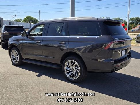 New 2026 Lincoln Navigator Premiere AWD/4WD image 3
