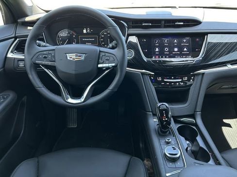 New 2025 Cadillac XT6 Premium Luxury image 11