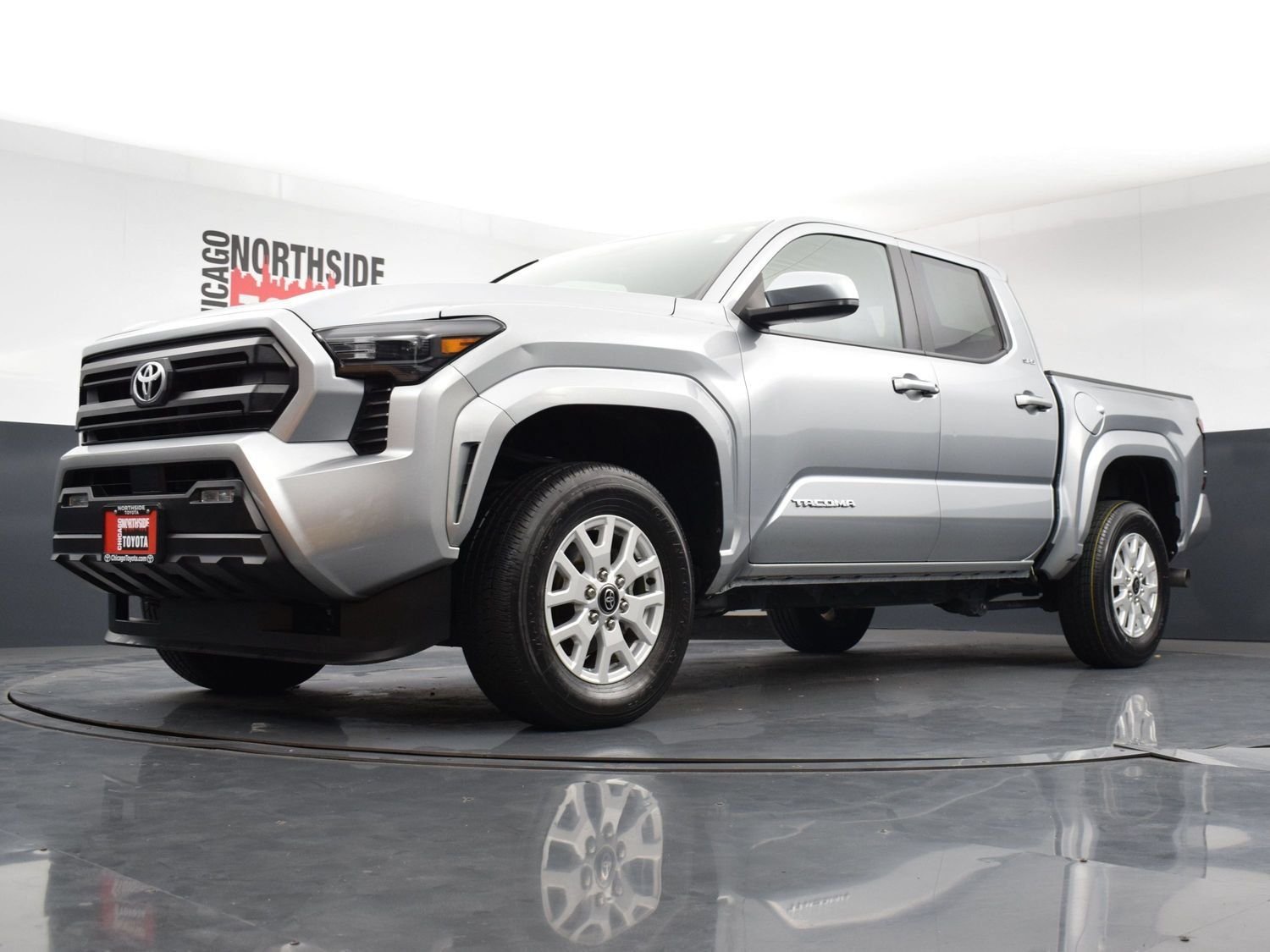 Used 2025 Toyota Tacoma SR5 AWD/4WD image 33