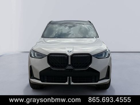 Used 2025 BMW X3 xDrive30i w/ Premium Package image 9